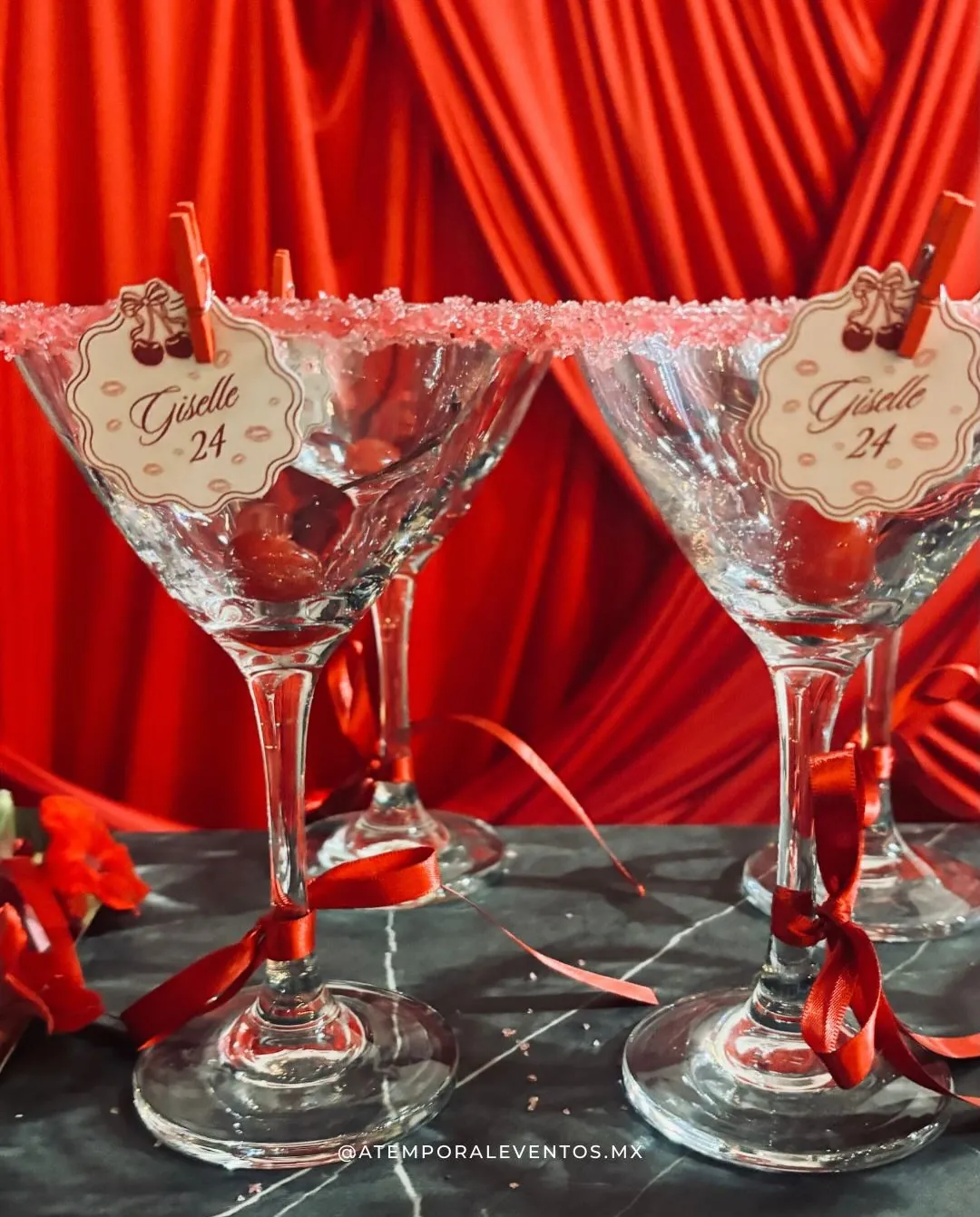 Copas martini escarchadas con tags personalizados